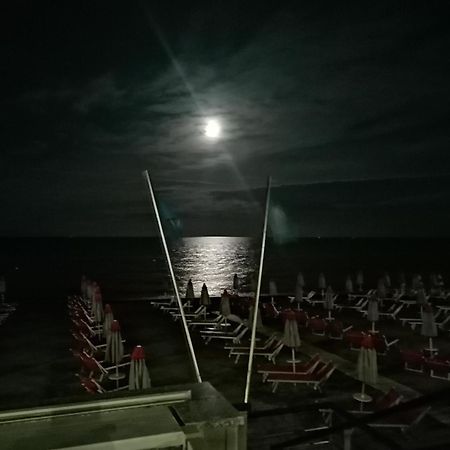 Appartamento Loano Climatizzato Mt 650 Dal Mare Exterior photo